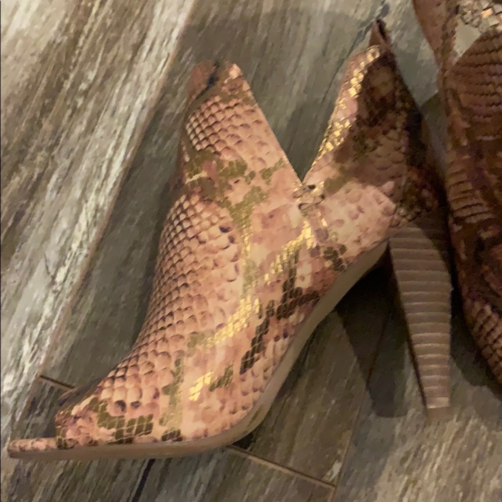 Snakeskin peep toe booties - Picture 4 of 8